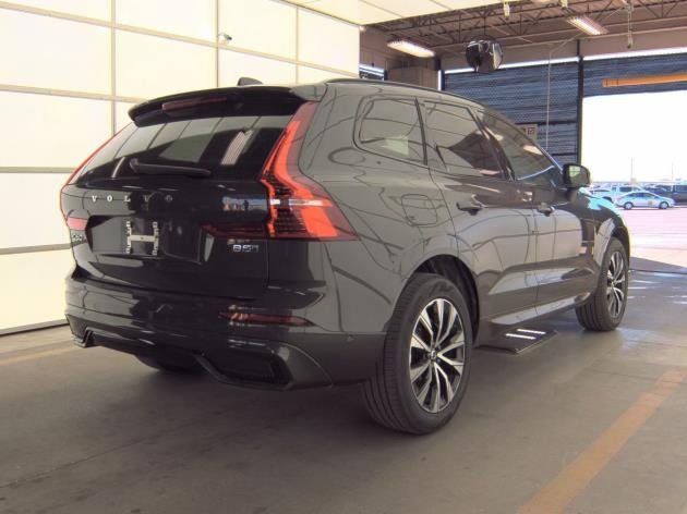 Certified 2025 Volvo XC60 B5 Plus image 3
