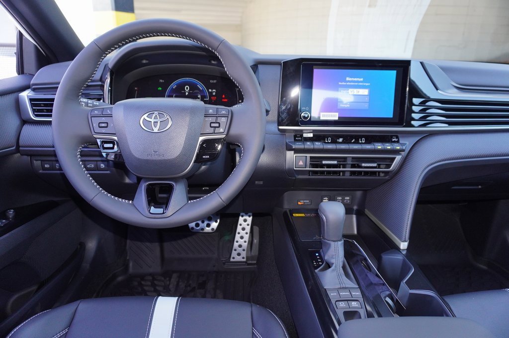 New 2026 Toyota Camry Hybrid image 6