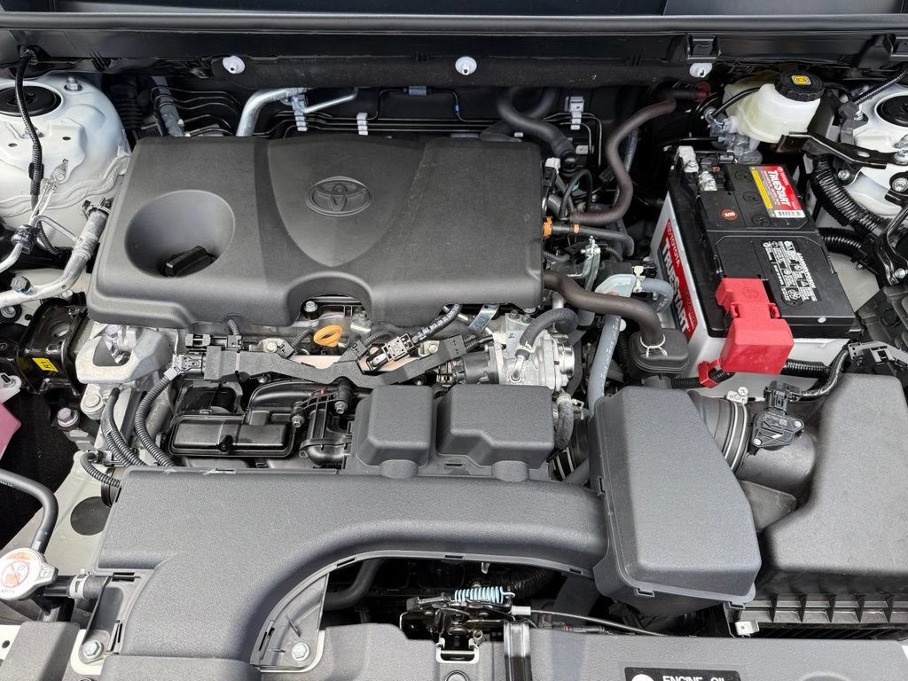 Certified 2022 Toyota RAV4 LE AWD/4WD image 10