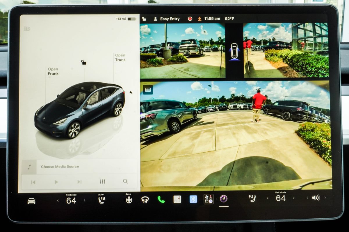 Used 2024 Tesla Model Y Long Range AWD/4WD image 26