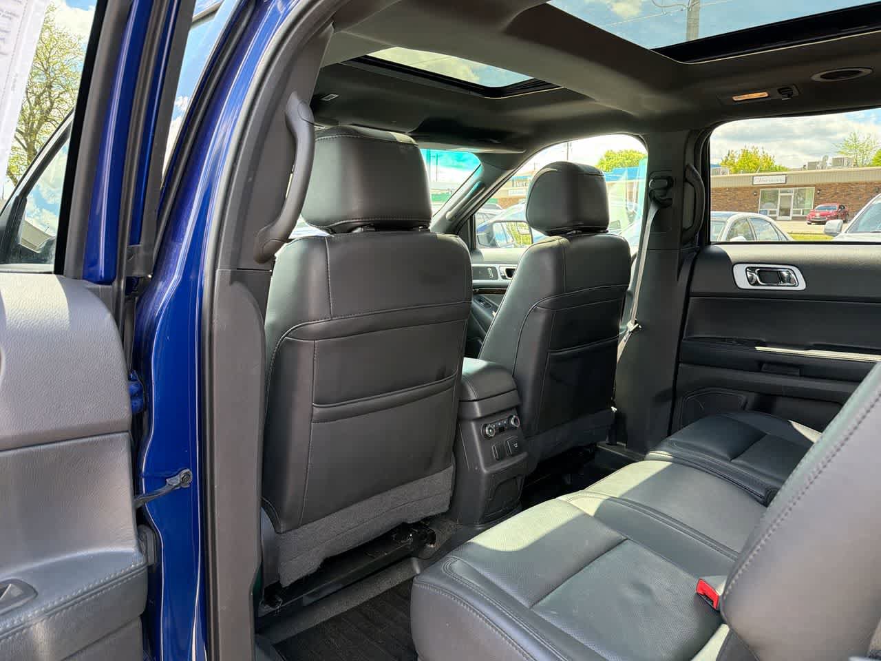 Used 2015 Ford Explorer Limited w/ Equipment Group 301A AWD/4WD image 23