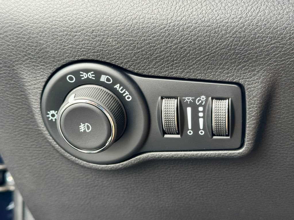 New 2026 Jeep Compass Latitude AWD/4WD image 28