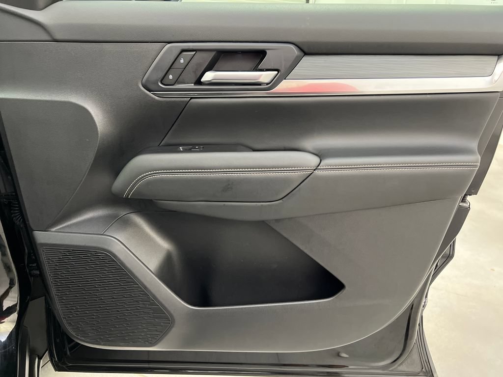 Used 2025 GMC Terrain Elevation FWD image 30