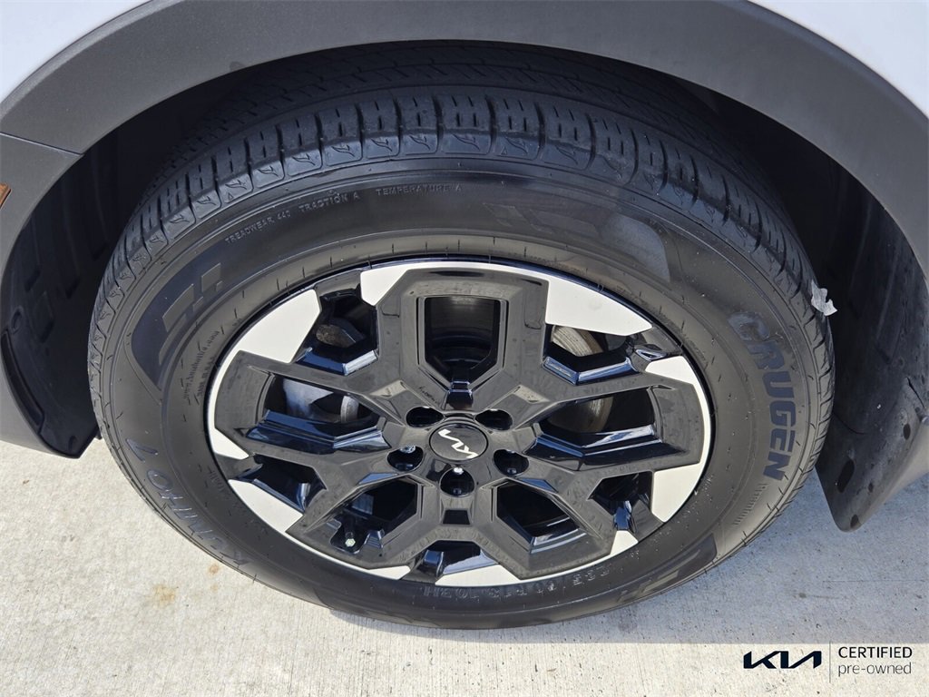 Certified 2024 Kia Sorento S image 10