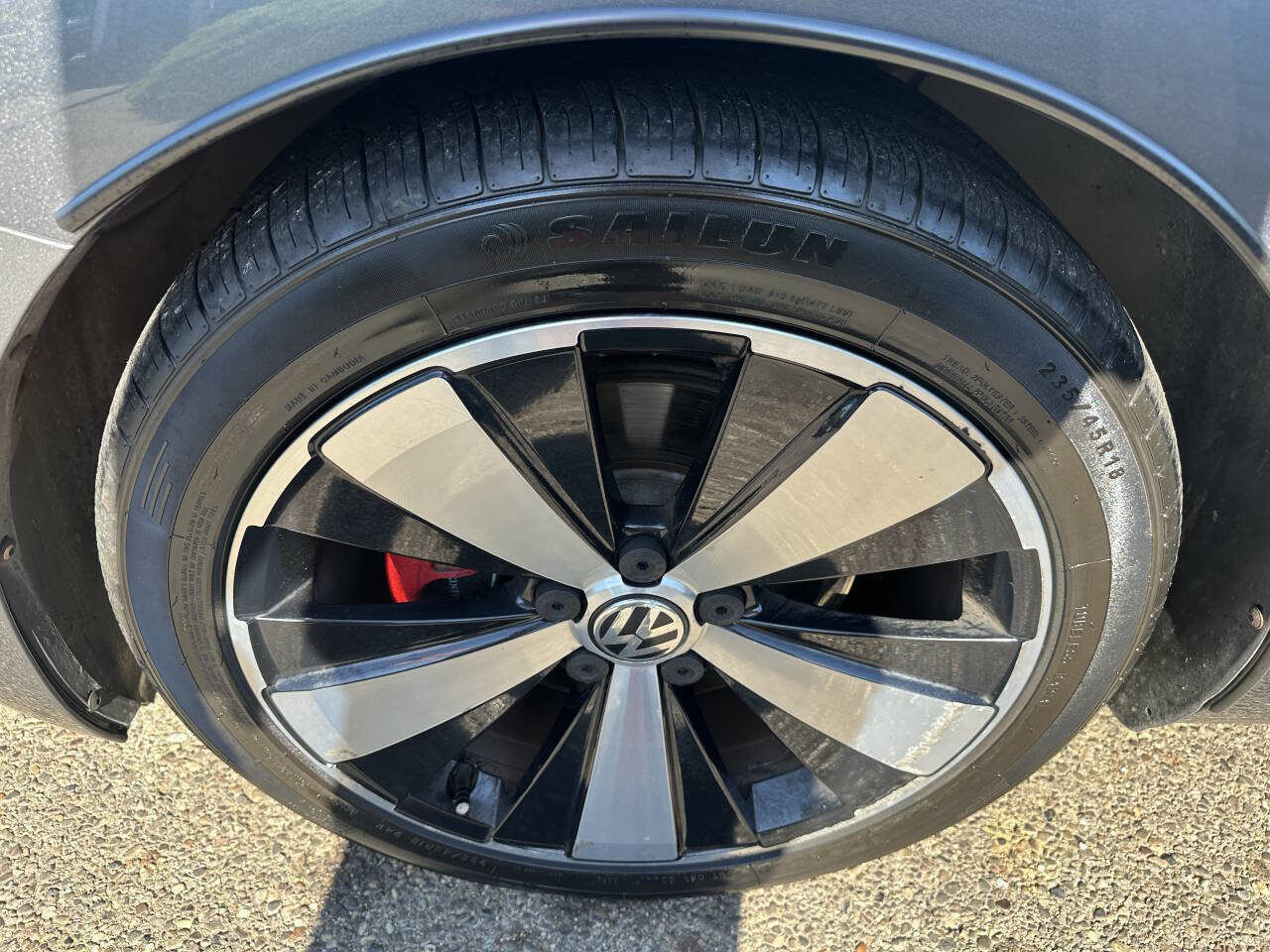 Used 2012 Volkswagen Beetle 2.0T image 28