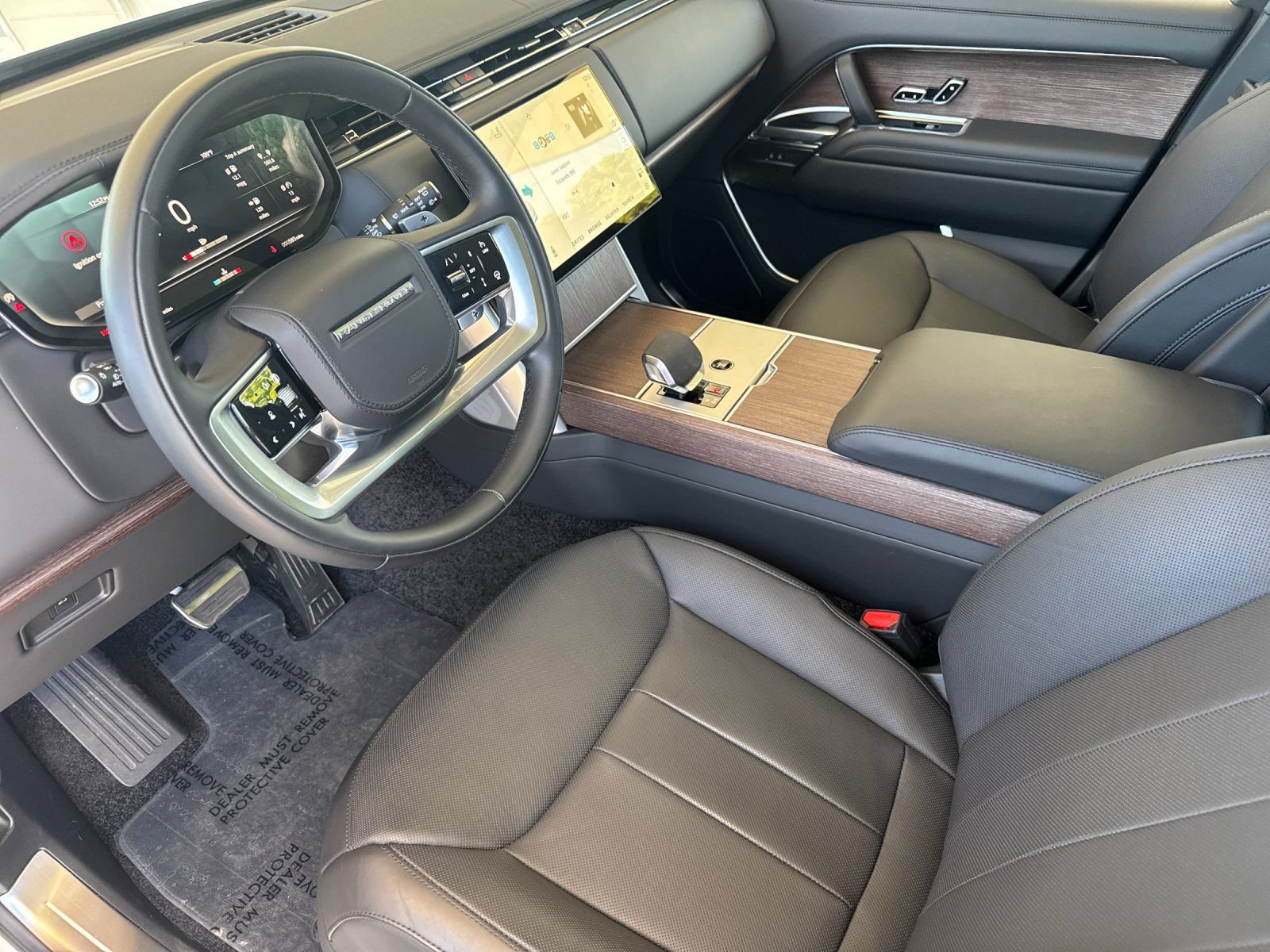 Used 2025 Land Rover Range Rover SE AWD/4WD image 10