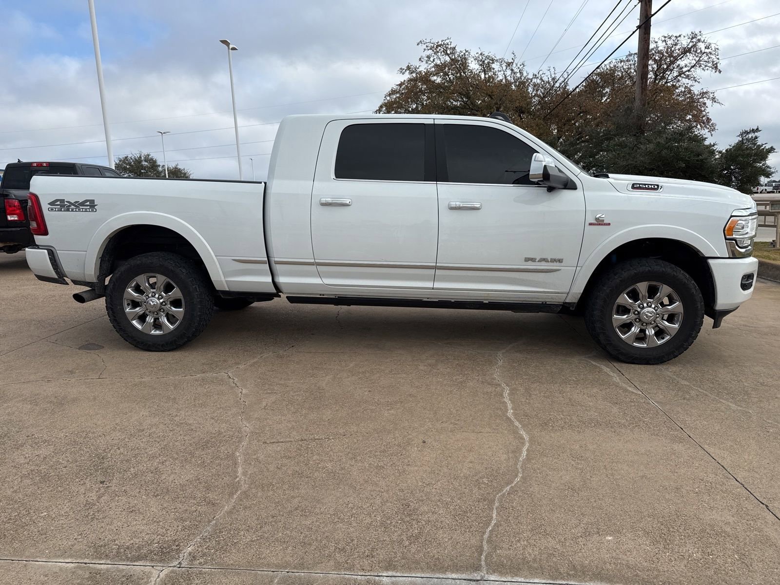 Used 2022 RAM 2500 Limited w/ Towing Technology Group image 8