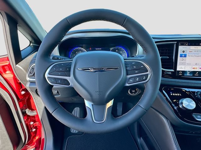 New 2026 Chrysler Pacifica Pinnacle w/ Trailer Tow Group AWD/4WD image 8