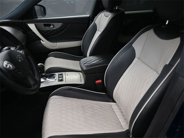 Used 2017 INFINITI QX70 AWD w/ Limited Package image 31