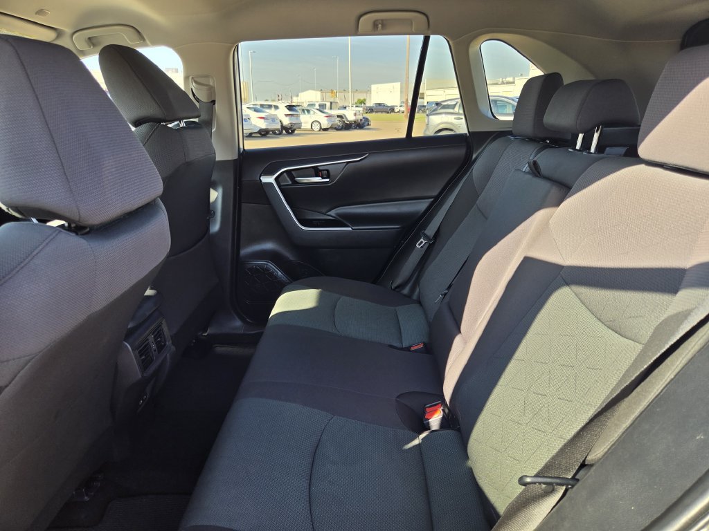 Used 2025 Toyota RAV4 XLE FWD image 29