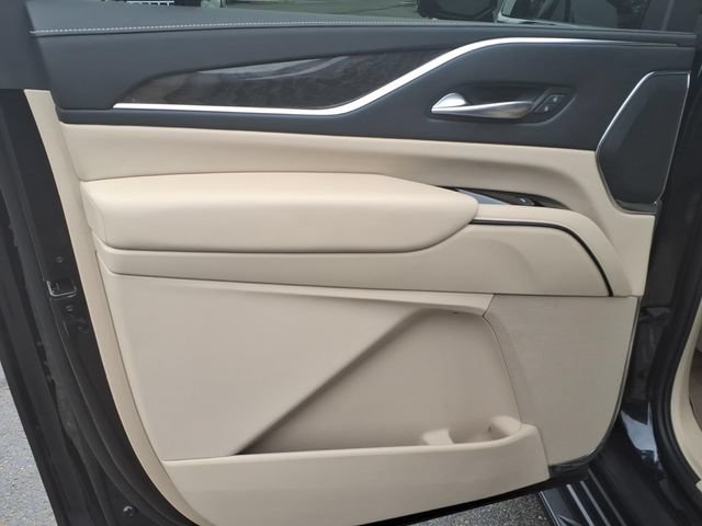 Used 2023 Cadillac Escalade ESV Premium Luxury AWD/4WD image 18