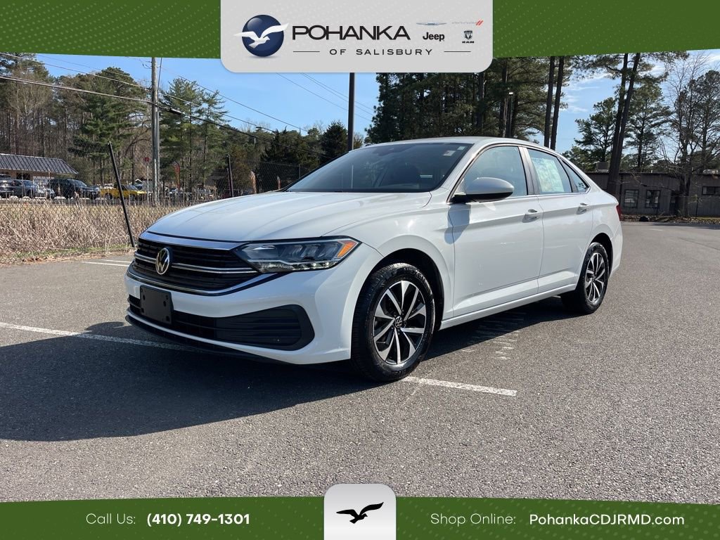 Used 2024 Volkswagen Jetta S image 1