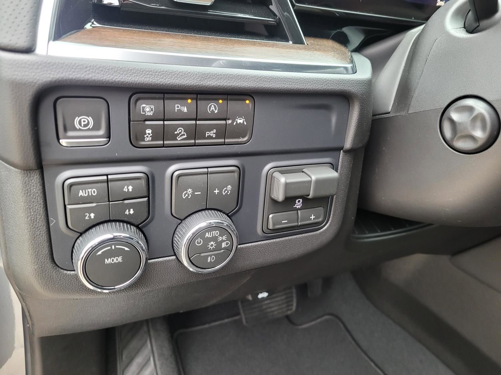 New 2026 Chevrolet Tahoe High Country w/ Sun And Tow Package AWD/4WD image 19