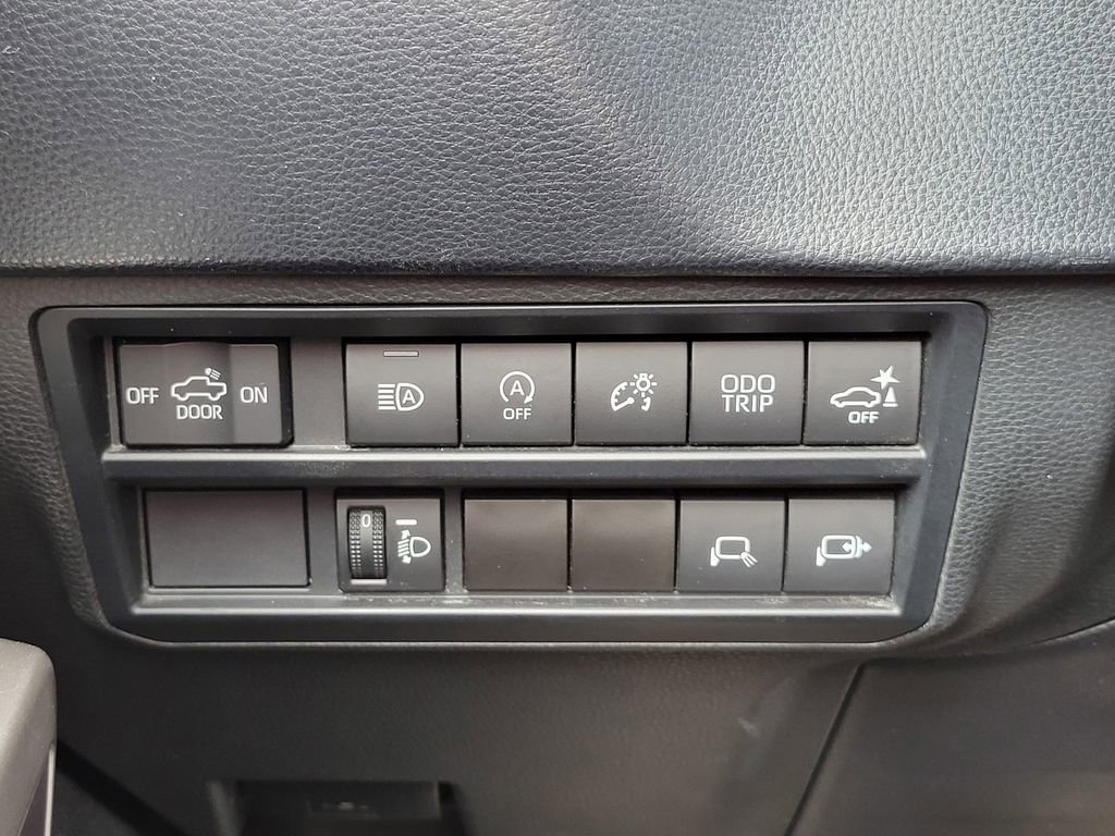 Used 2022 Toyota Tundra SR5 w/ SR5 Convenience Package image 26