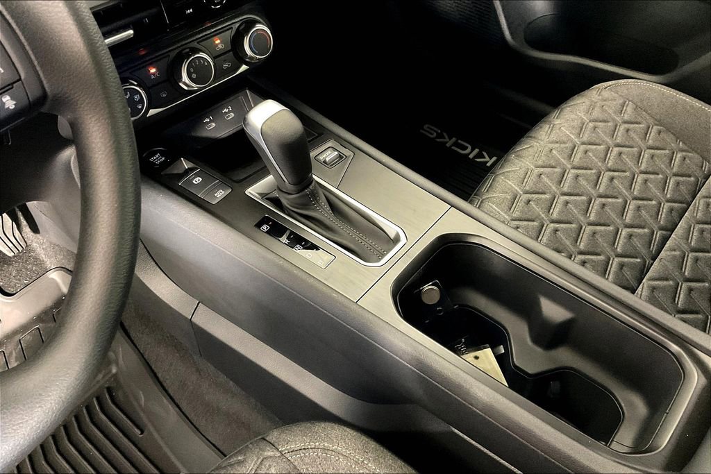 Used 2025 Nissan Kicks SV image 12