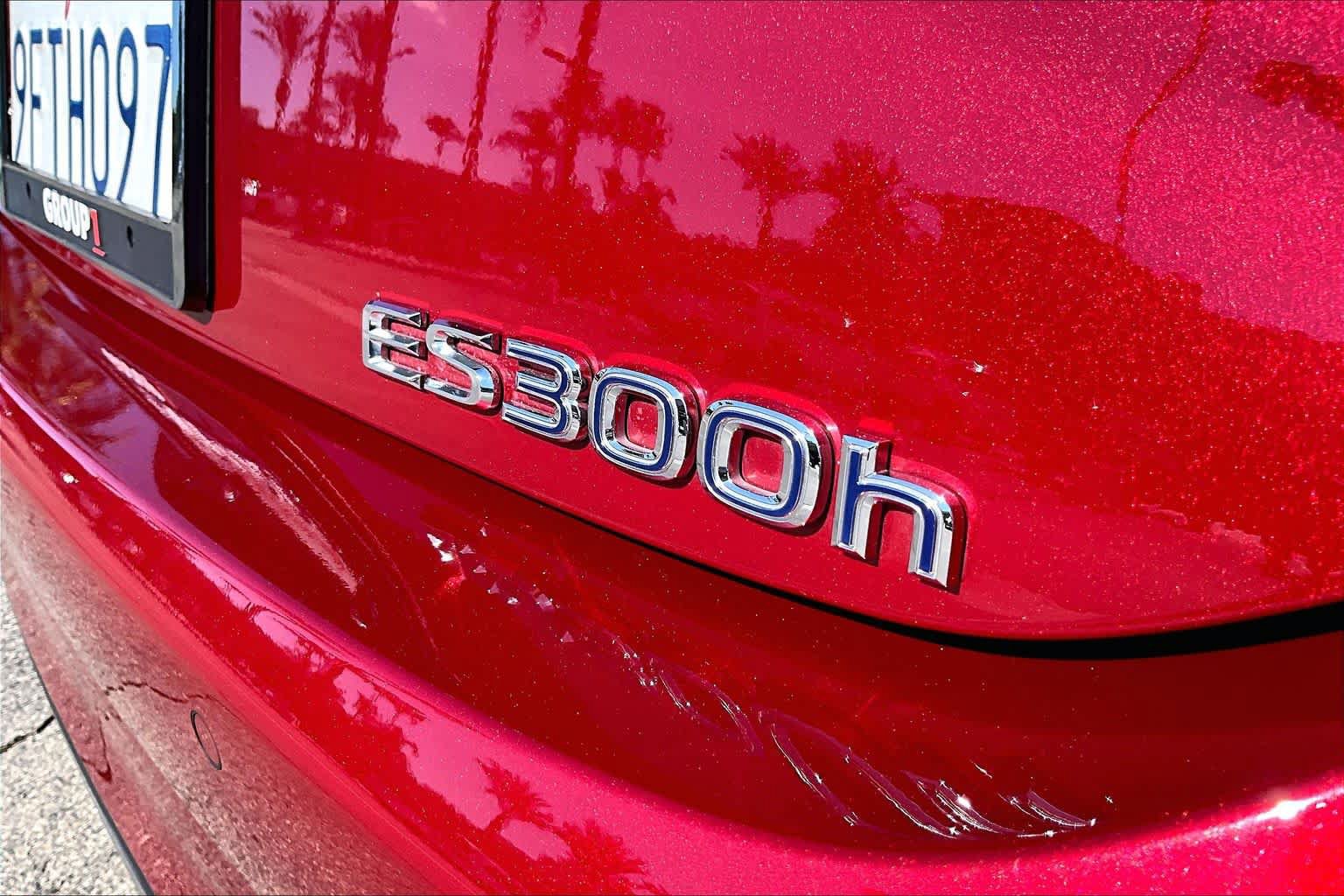 Used 2022 Lexus ES 300h w/ Premium Package FWD image 9
