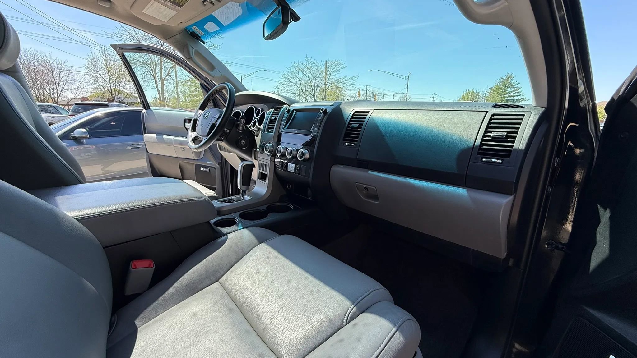 Used 2013 Toyota Sequoia Limited AWD/4WD image 11