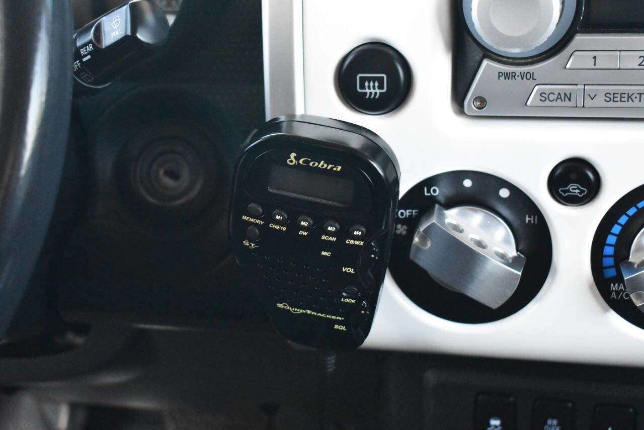 Used 2010 Toyota FJ Cruiser 4WD image 48