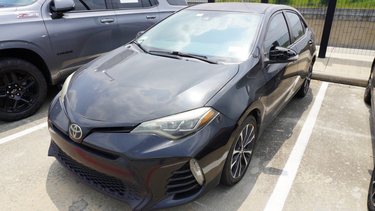 Used 2017 Toyota Corolla SE FWD image 3
