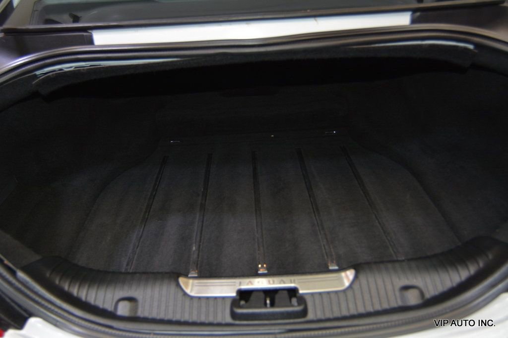Used 2012 Jaguar XJ L image 34