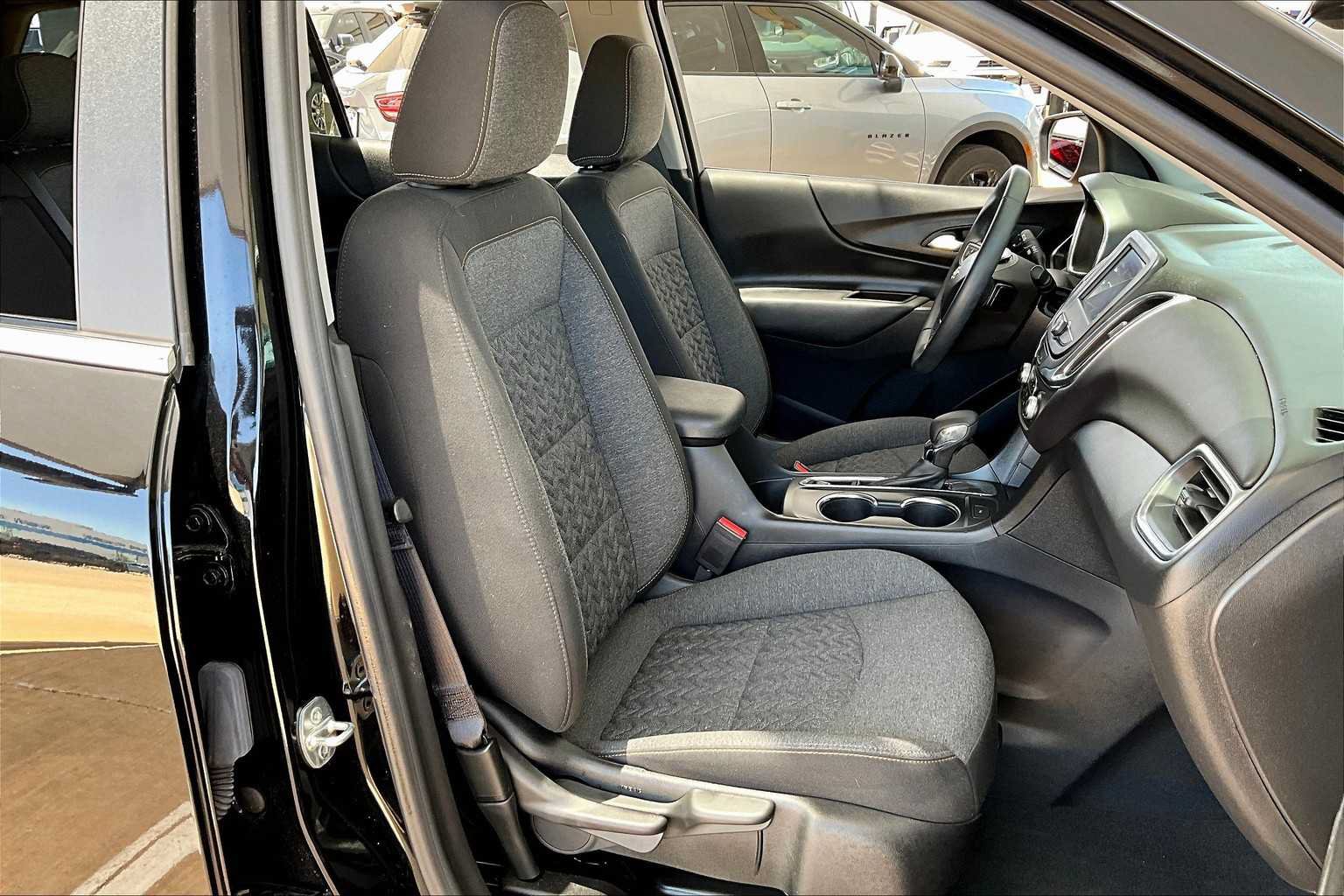 Used 2023 Chevrolet Equinox LT FWD image 9