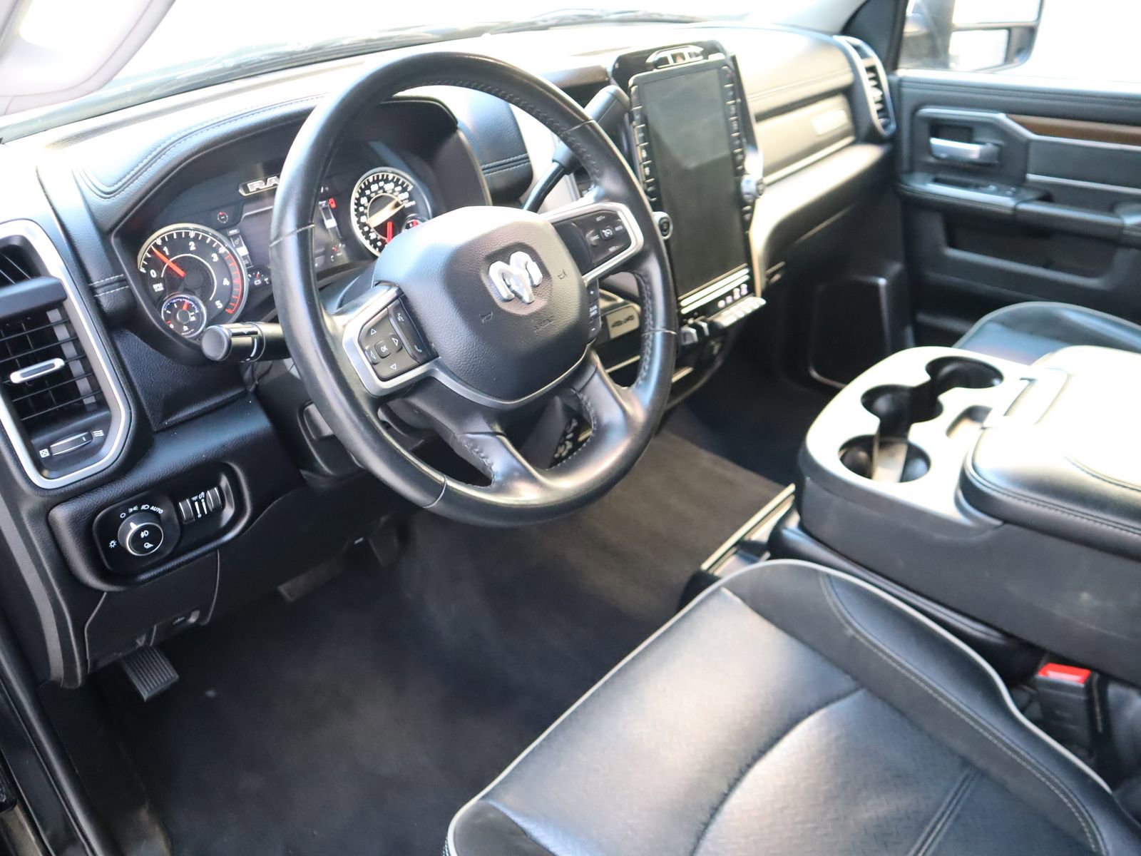 Used 2024 RAM 2500 Laramie image 31