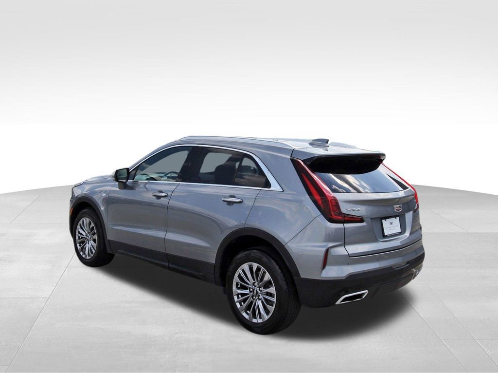 Used 2024 Cadillac XT4 Premium Luxury FWD image 3