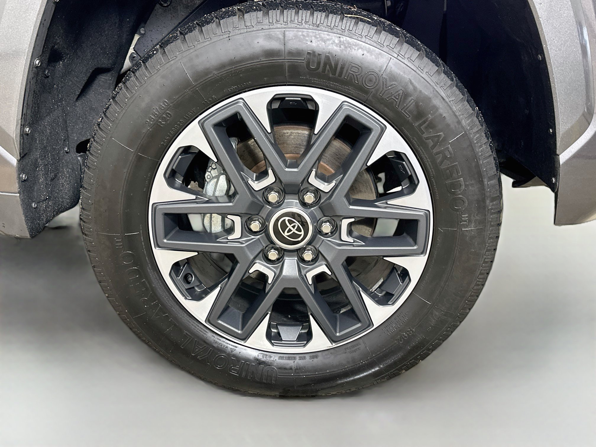 Used 2022 Toyota Tundra Limited w/ Power Package AWD/4WD image 10