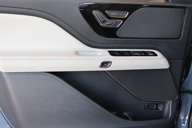 New 2026 Lincoln Aviator AWD image 10