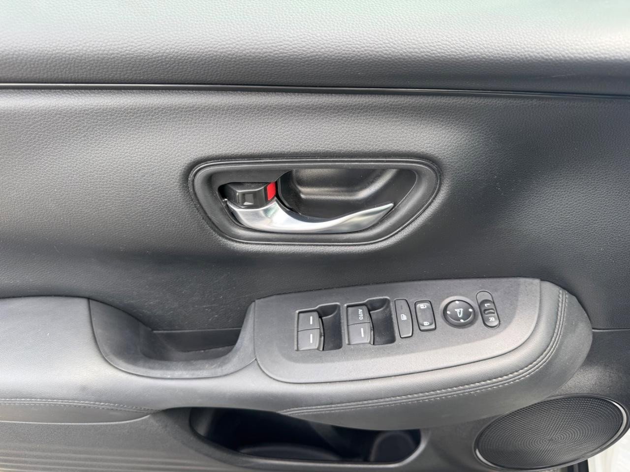 Used 2024 Honda HR-V LX image 21