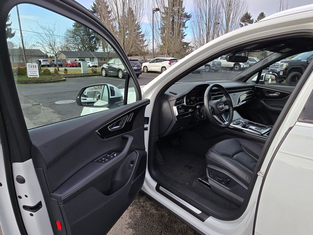 Used 2025 Audi Q7 3.0T Premium Plus image 57