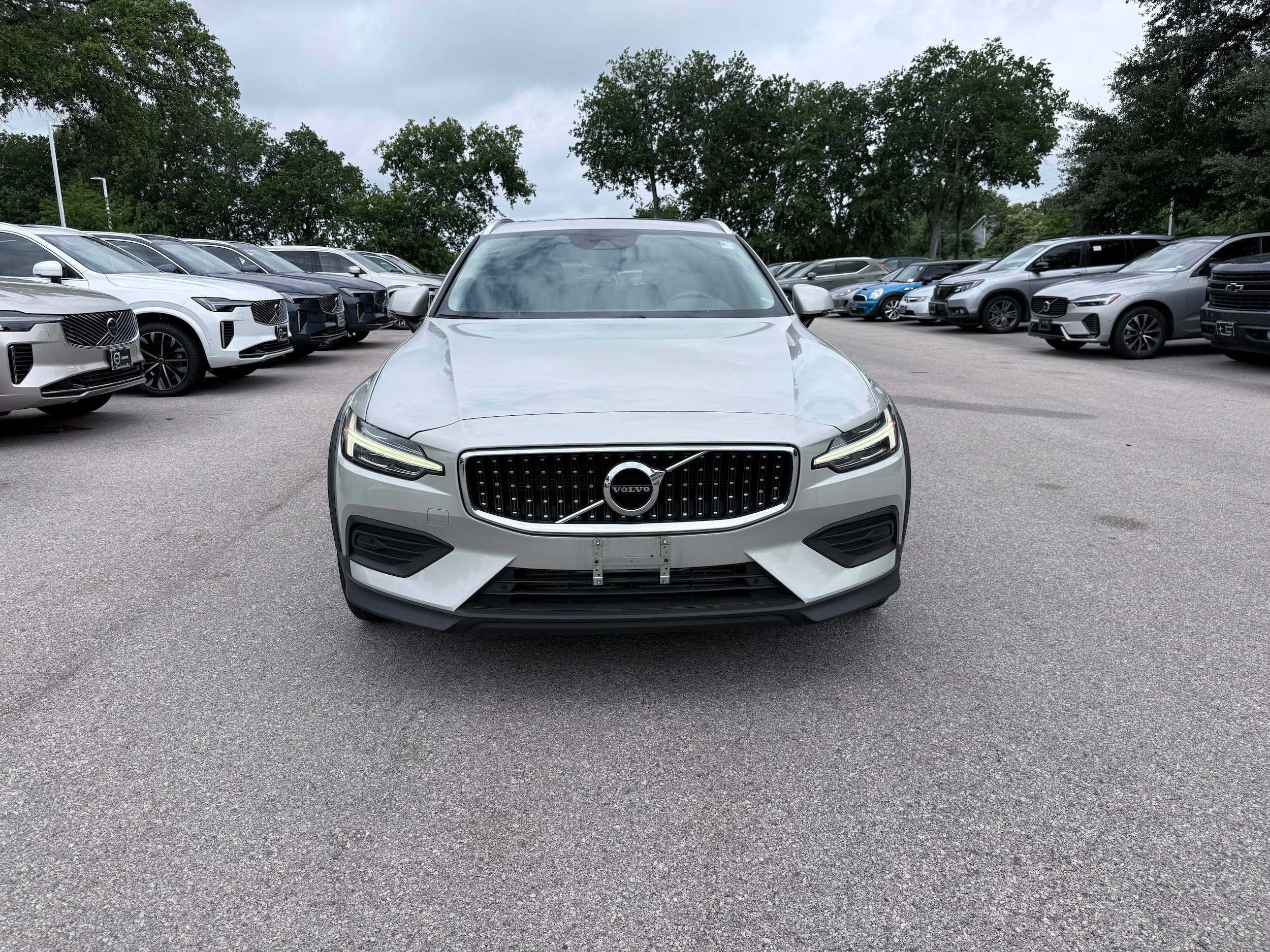Used 2020 Volvo V60 T5 Cross Country AWD/4WD image 8