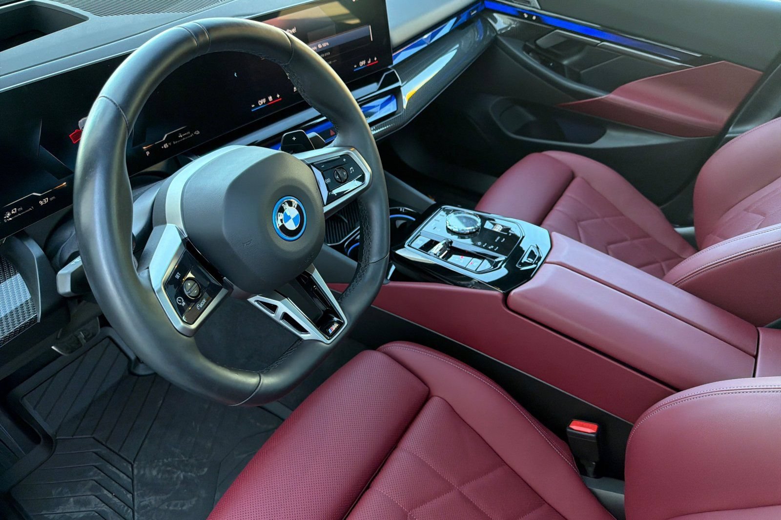 Used 2026 BMW 550e xDrive AWD/4WD image 11