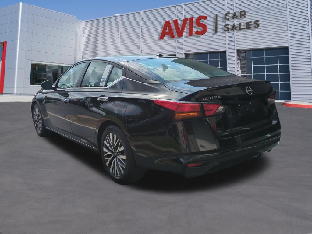 Used 2025 Nissan Altima 2.5 SV FWD image 9