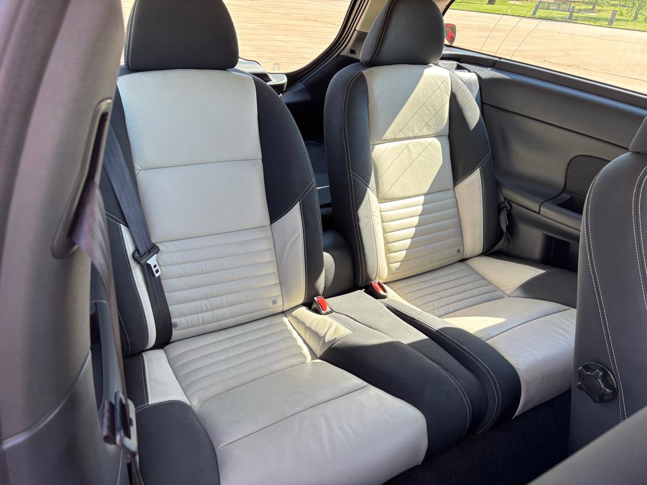 Used 2011 Volvo C30 T5 R-Design image 9