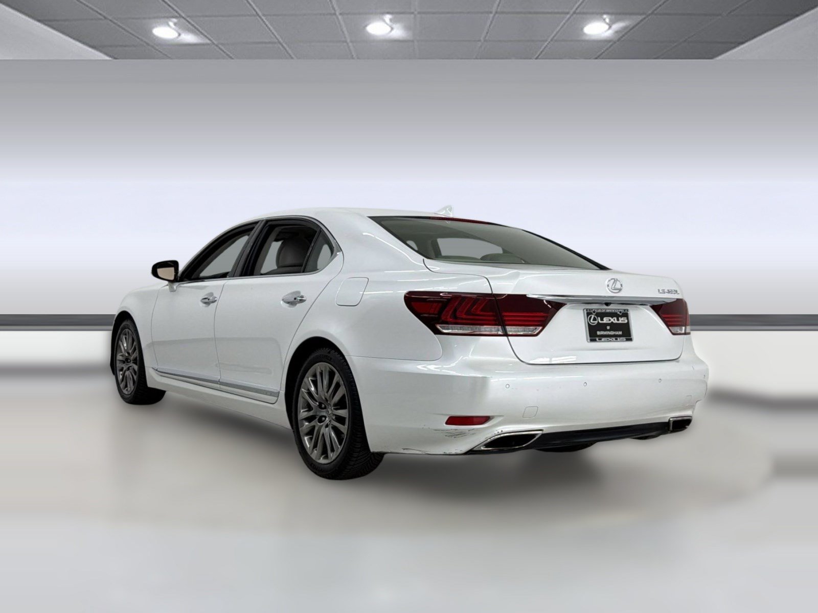 Used 2017 Lexus LS 460 L w/ Ultra Luxury Package RWD image 3