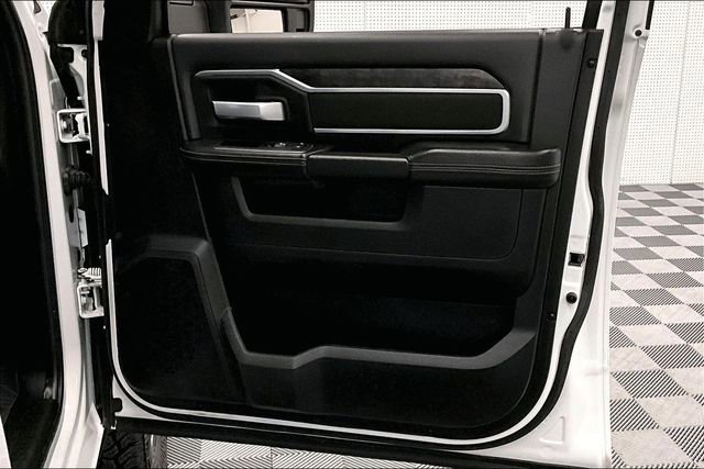 Used 2024 RAM 3500 Big Horn image 21