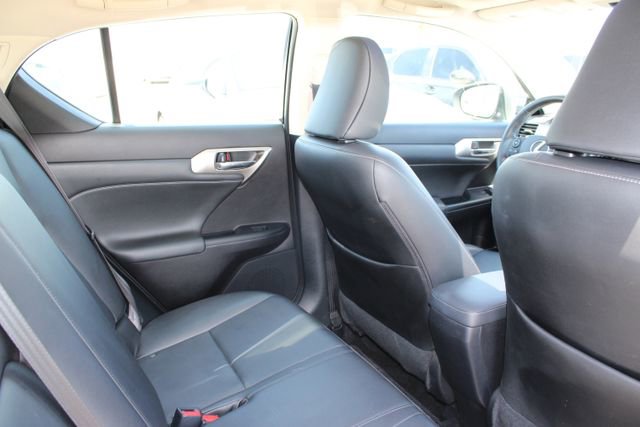 Used 2017 Lexus CT 200h FWD image 7