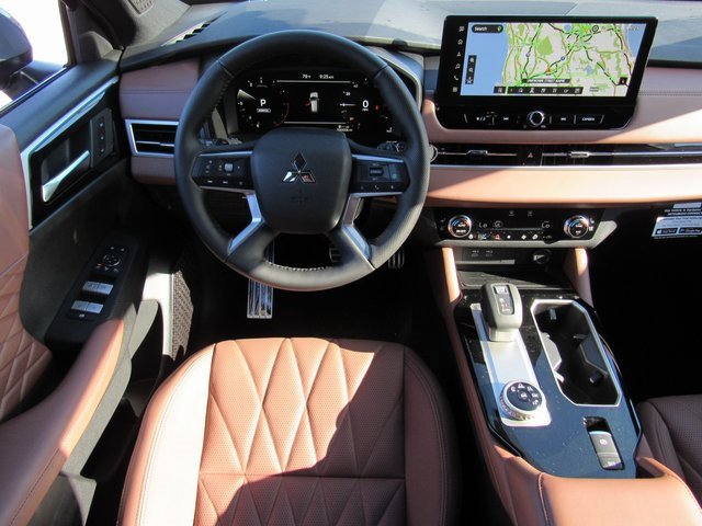 New 2025 Mitsubishi Outlander SEL image 11
