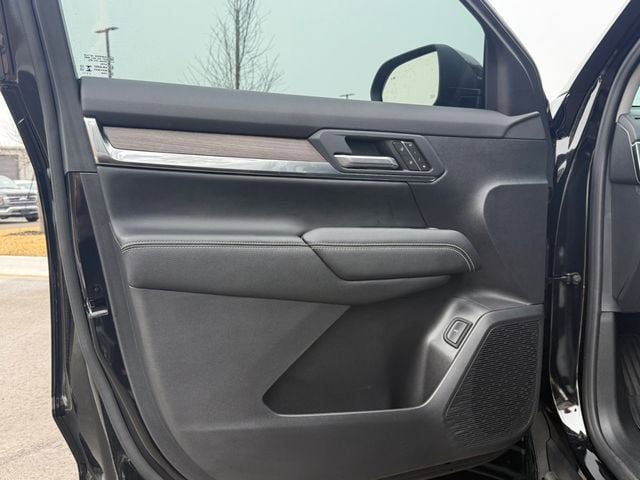 Used 2026 GMC Terrain Denali w/ LPO, Floor Liner Package AWD/4WD image 4