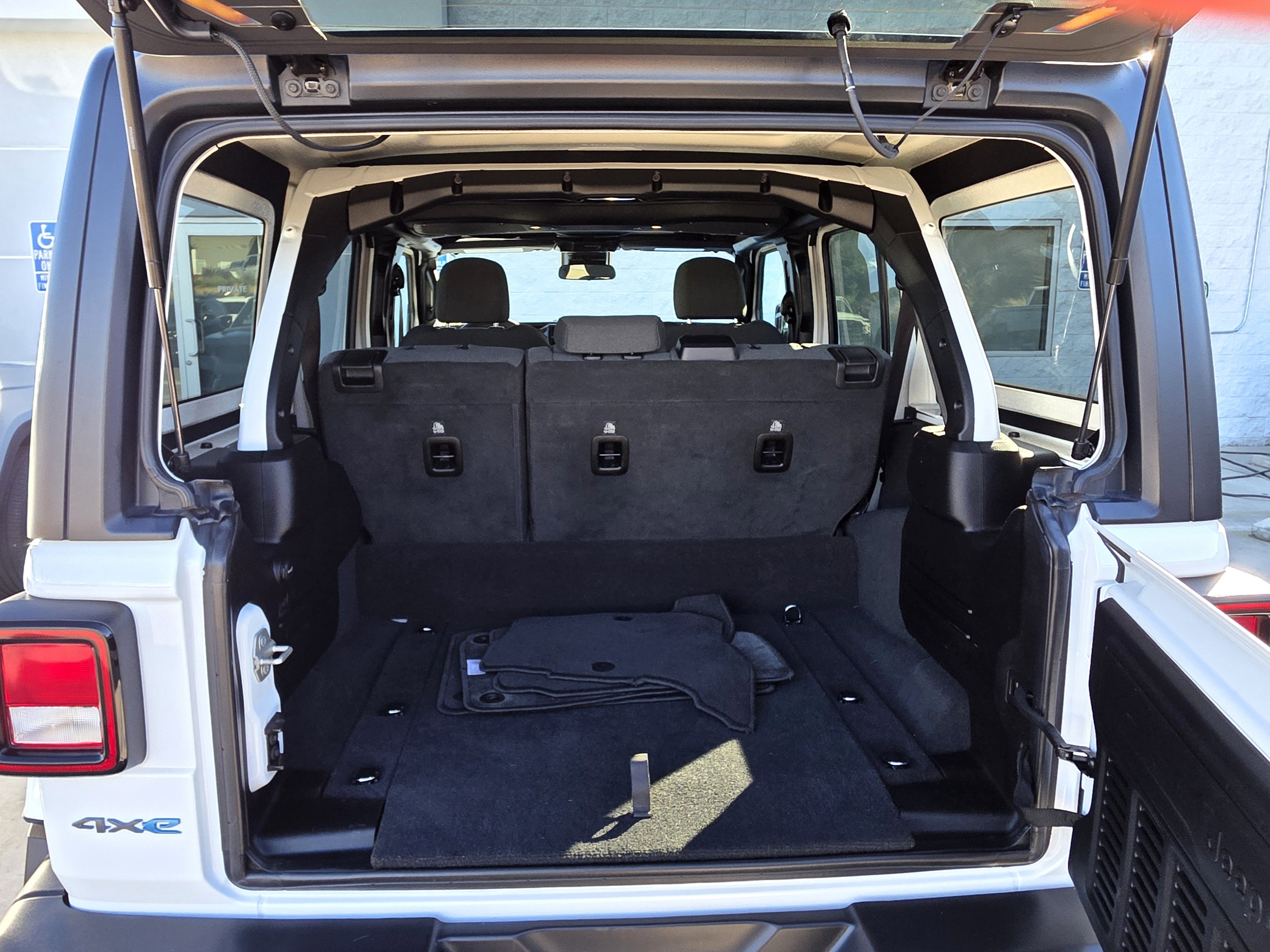 Used 2024 Jeep Wrangler Sport S image 22