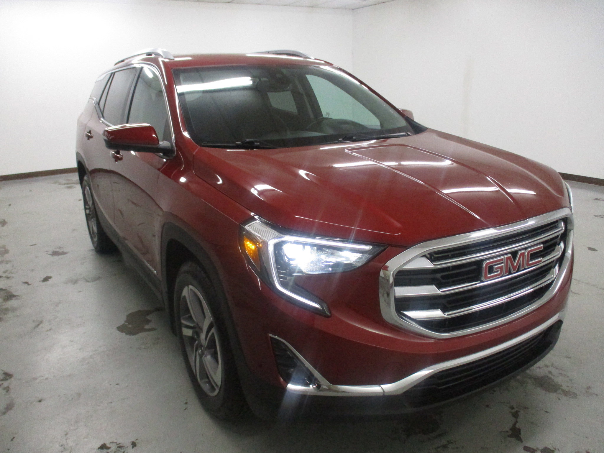Used 2021 GMC Terrain SLT AWD/4WD image 1