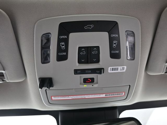 Certified 2022 Toyota Sienna XLE image 33