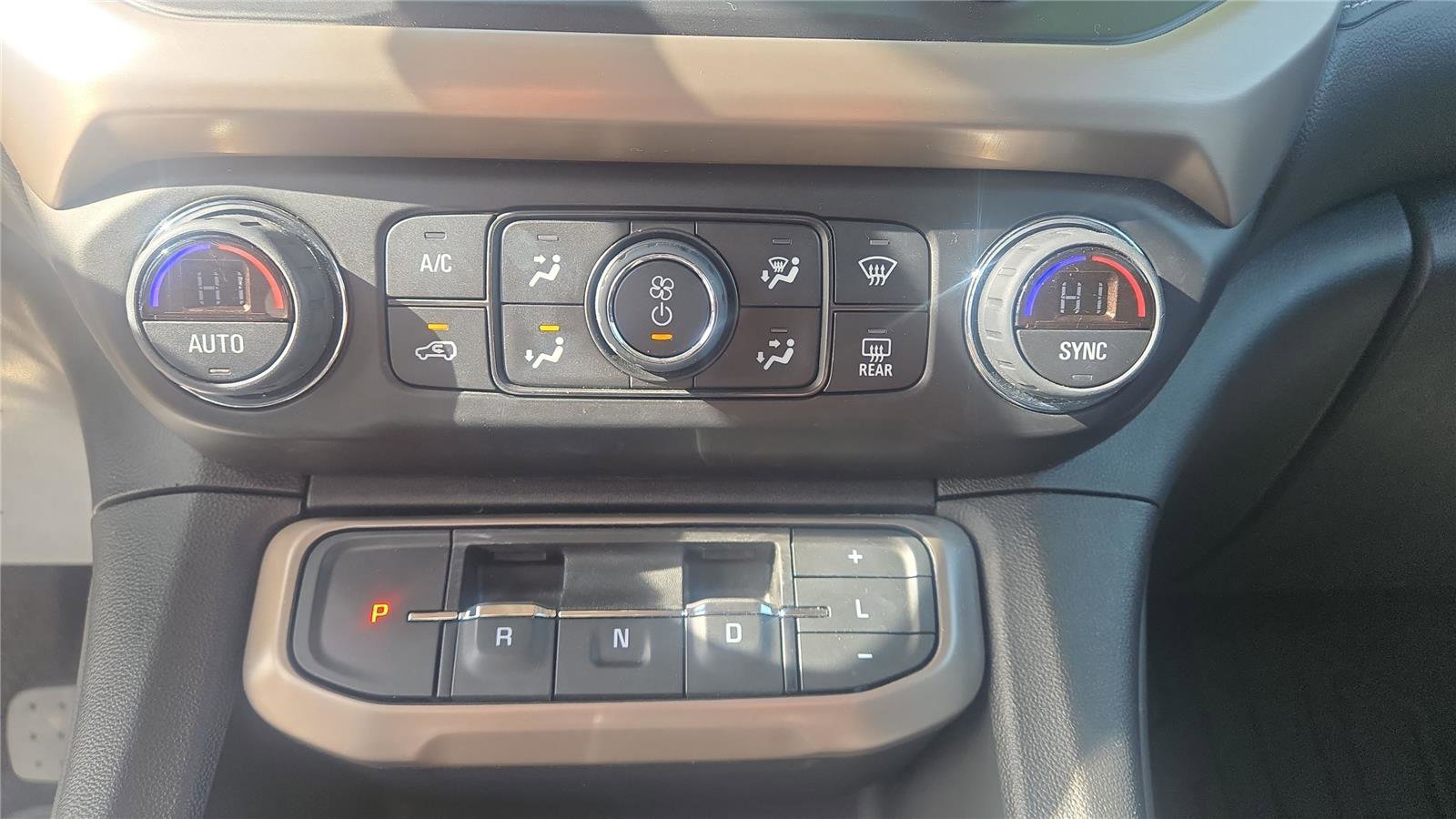 Used 2023 GMC Acadia Denali w/ Denali Ultimate Package image 21