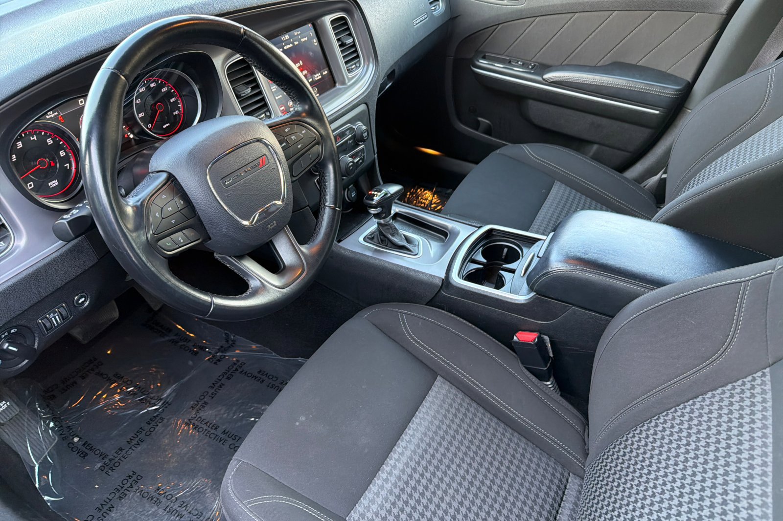 Used 2023 Dodge Charger SXT image 9