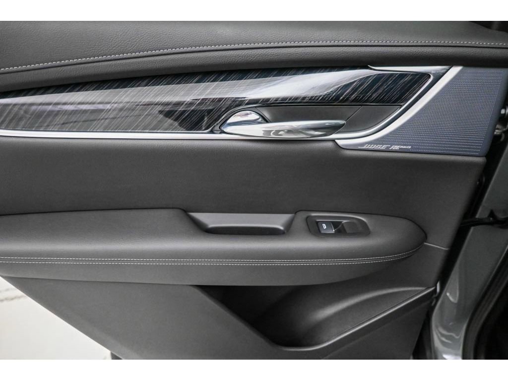 Used 2023 Cadillac XT6 Premium Luxury w/ Technology Package image 27