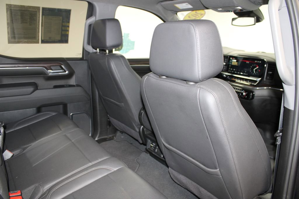 Used 2024 GMC Sierra 1500 SLT image 35