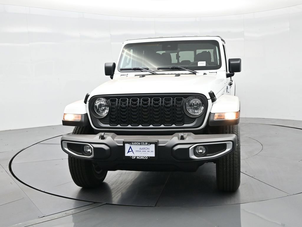 New 2025 Jeep Gladiator Sport image 3