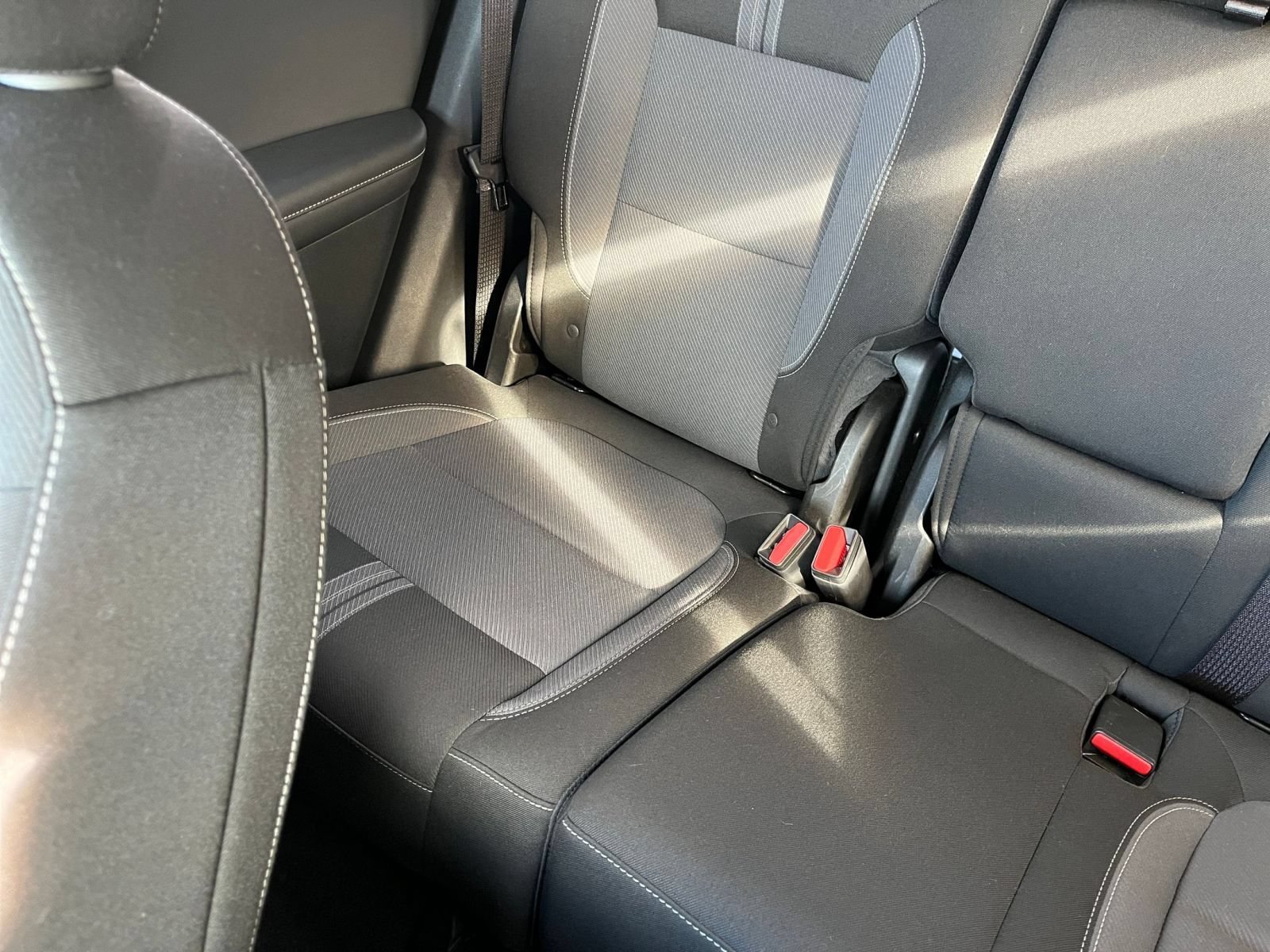 Used 2025 Chevrolet Blazer LT FWD image 39