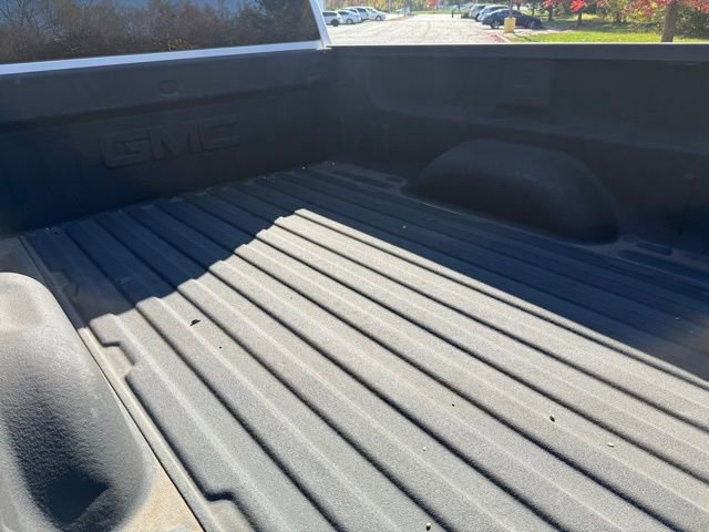 Used 2018 GMC Sierra 2500 SLT w/ Suspension Package, Off-Road image 5